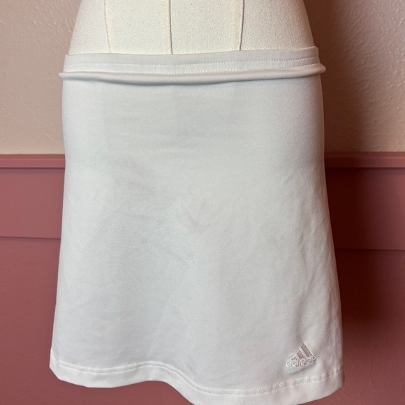 adidas vintage tennis skort
white
sz xs
2006 - Picture 2 of 10